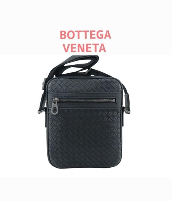 보** 인트레치아토 앞지퍼 크로스 백