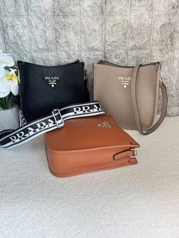 프** 레더 숄더백