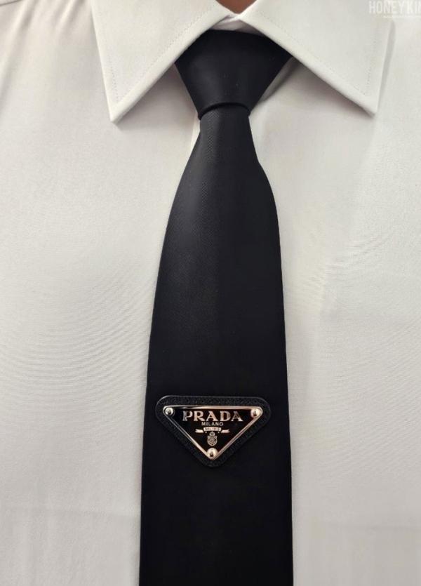 프** 삼각로고 개버딘 넥타이