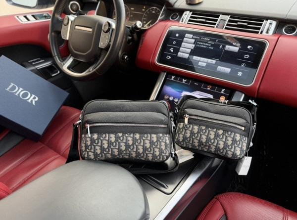 디* Rider 20 지퍼 메신저백 베이지 & 블랙 Oblique 자카드