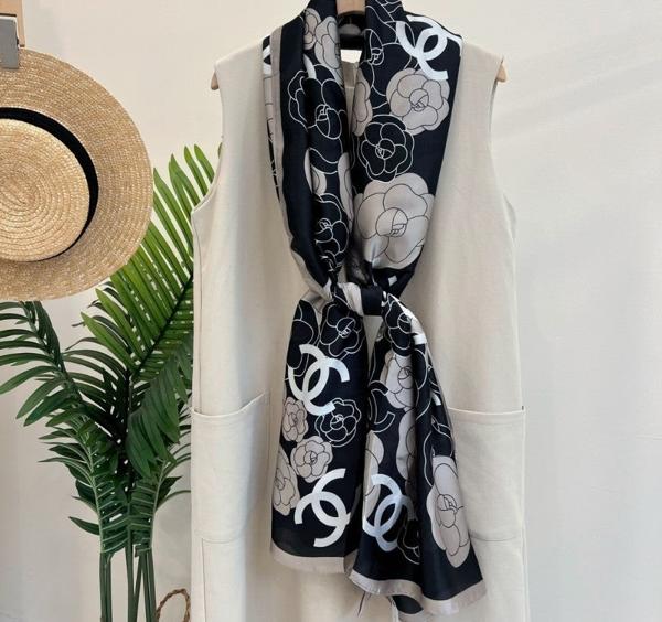 샤* 까멜 플라워 실크 스카프