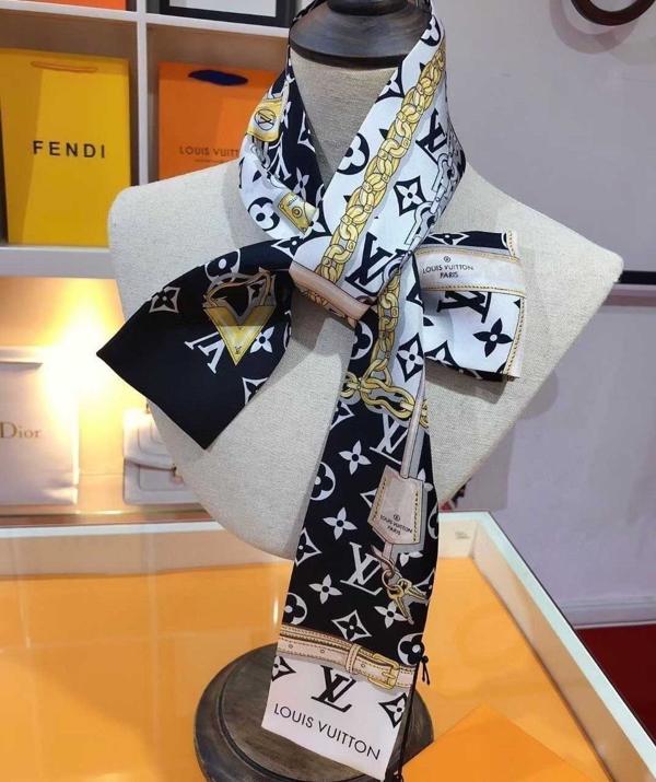 루* 모노그램 컨피덴셜 방도 스카프 (블랙)