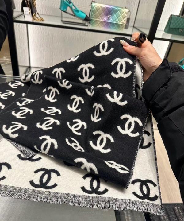 샤* CC로고 양면 스카프