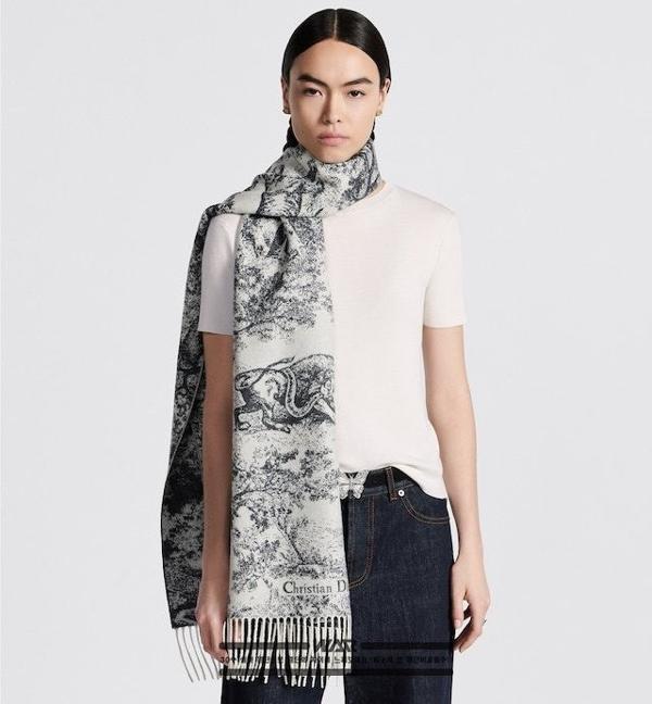 디* 미차 뜨왈드주이 머플러