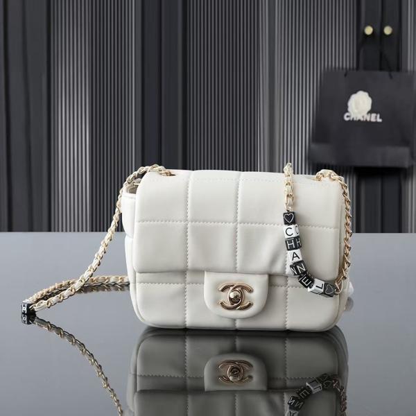 샤* 큐브 체인 플랩백