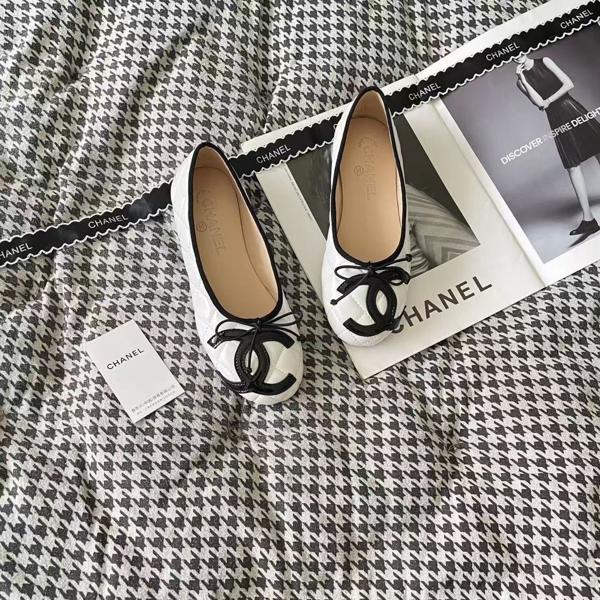 샤* cc 발레리나 플랫 슈즈 화이트 앤 블랙