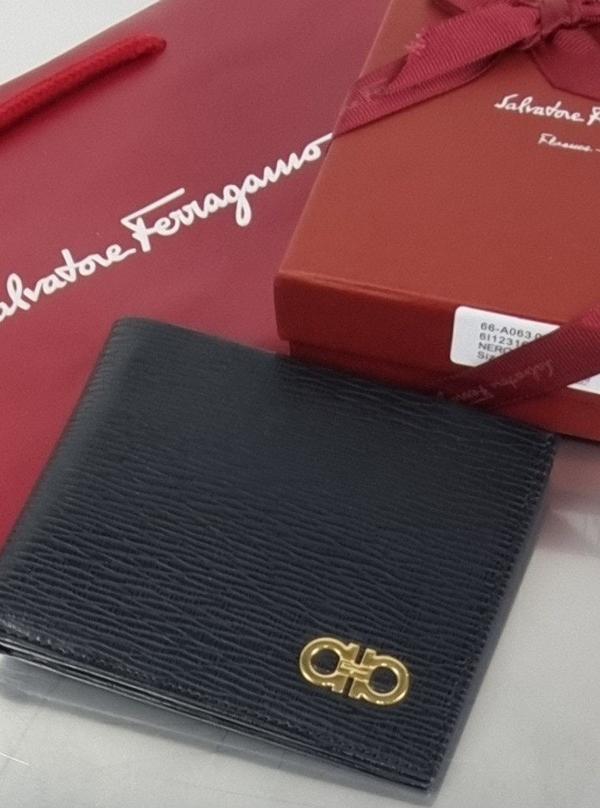 페*** 간치니 금장 가죽 반지갑 (정로스제품)