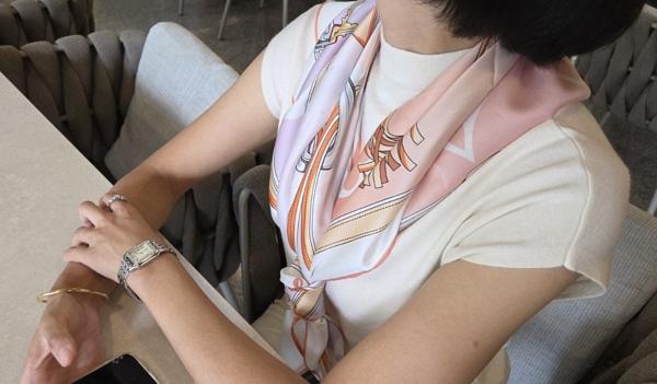 루* 모노그램 스카프