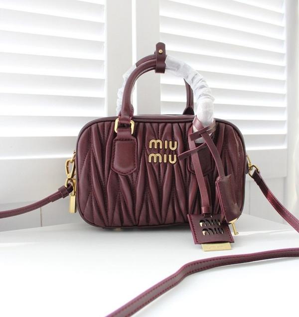 미*** 고급 아르카디 마테라세 토트백 버건디