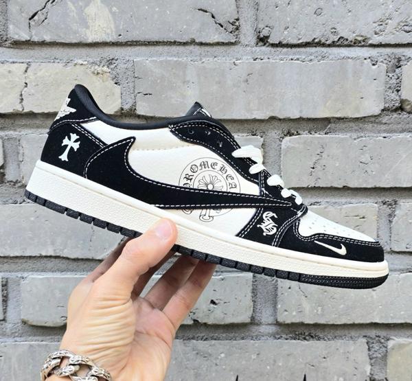 나** x 크* 에어조던 1 로우 블랙