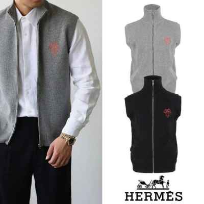 에*** H마차 자수 하이넥 니트 베스트