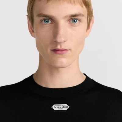 디* 파리 라벨 크루넥 니트