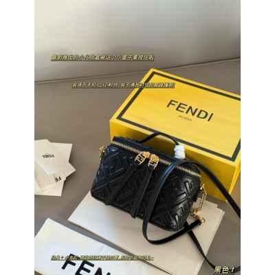 펜* FF로고 베니티백 탑핸들 (블랙) 8BS108