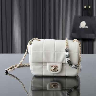 샤* 큐브 체인 플랩백