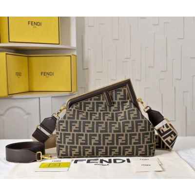 펜* 고급 퍼스트 미디움 크로스백