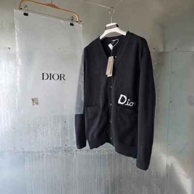 디* 로고 자수 힐튼 넬 가디건